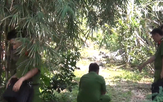 Video: Cảnh sát nổ súng giải tán trường gà, 3 người bị thương