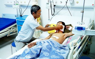 Hơn 1,4 tỉ đồng hỗ trợ cậu bé nghèo bị thanh sắt máy cắt lúa đâm vào bụng