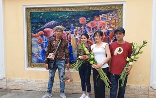 Độc đáo làng bích họa về lễ hội vía bà ở An Giang