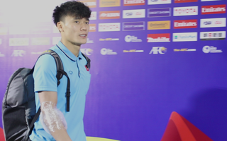 Video: Thủ môn Bùi Tiến Dũng và nhiều cầu thủ U23 Việt Nam phải chườm đá sau trận gặp UAE