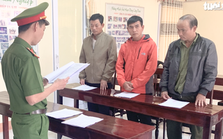 Video: Bắt 4 cán bộ để xảy ra tình trạng phá rừng