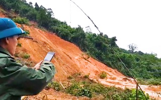 Video: Xóa sổ hoàn toàn hai đập thủy lợi ở Quảng Bình do mưa lũ