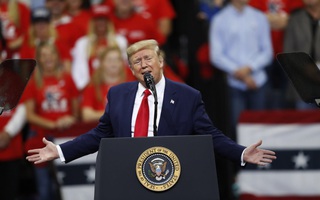 Video: Tổng thống Trump có thể tiếp xúc cộng đồng từ ngày 10-10