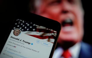 Video: Tổng thống Trump bị Twitter cảnh báo vì chia sẻ video 'gian lận bầu cử'