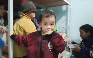 Video: Nguy cơ sạt lở núi, lũ quét, người dân Trà Leng sơ tán trong đêm