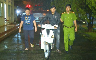 Video: Trộm xe máy còn lên facebook rao bán, bị công an bắt ngay sau đó