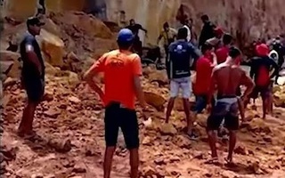 Video: Sạt lở vách núi, 3 người trong gia đình thiệt mạng trong lúc nghỉ mát