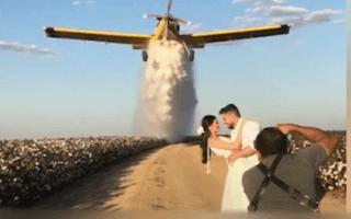 Video: Cặp đôi 'chịu chơi' thuê trực thăng tạo hiệu ứng chụp hình cưới