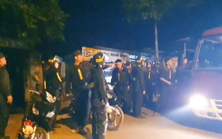 Video: 8 đối tượng dùng bom xăng, gạch đá tấn công Cảnh sát cơ động ở Buôn Ma Thuột