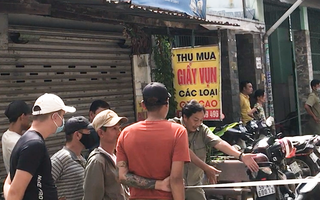 Video: Một người đàn ông bị đâm chết khi đang uống cà phê ở quận 12