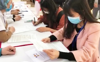 Video: Nhiều người trẻ đăng kí thử nghiệm vắcxin COVID-19 'made in Vietnam'