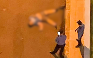 Video: Nam thanh niên rơi từ chung cư cao tầng ở TP.HCM, tử vong tại chỗ
