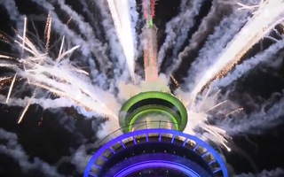 Video: New Zealand bắn pháo hoa bước sang năm mới đầu tiên trên thế giới