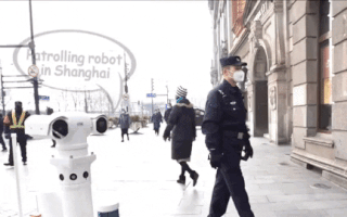 Video: Trung Quốc sử dụng AI, robot để kiểm soát virus corona