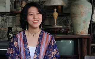 Video: Gặp gỡ cô gái hát nhạc Trịnh gây sốt trên mạng