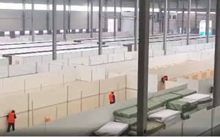Video: Biến nhiều nhà máy thành bệnh viện dã chiến quy mô 3700 giường ở Vũ Hán