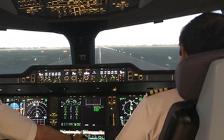 Video: 1 phi công Vietnam Airlines, 2 du học sinh và 1 thực tập sinh nhiễm COVID-19