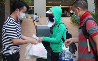 Video: Phong tỏa, cách ly ở hai chung cư tại TP.HCM vì có ca dương tính với COVID-19