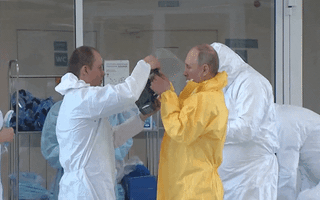 Video: Tổng thống Putin đeo mặt nạ phòng độc đến thăm bệnh viện điều trị COVID-19