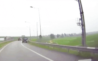 Video: Xe tải chạy ngược chiều trên quốc lộ 1A