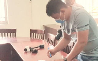 Video : Bị phạt 10 triệu đồng vì tung tin 'phong tỏa TP.HCM 14 ngày' vì dịch bệnh COVID-19