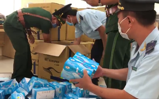 Video: Bắt giữ xe tải chở hơn 164.000 khẩu trang y tế không rõ nguồn gốc