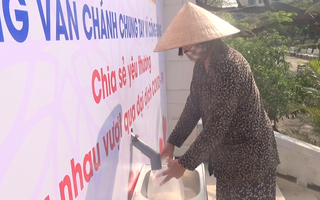 Video: Cây 'ATM' gạo kèm rau củ quả ở Phú Yên