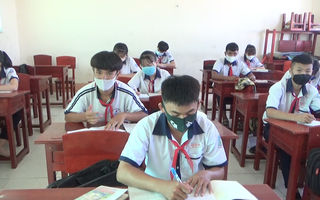 Video: Học sinh Cà Mau trở lại trường sau thời gian dài nghỉ học vì Covid-19