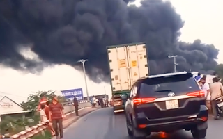 Video: Cháy lớn công ty sản xuất bao bì, thiệt hại khoảng 60 tỷ đồng