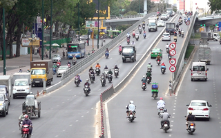 Video: Chỉ số tia UV tại TP.HCM cao, cảnh báo người dân ra đường phải che chắn kỹ