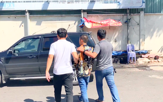 Video: Bắt hai đối tượng bẻ trộm hàng chục cặp gương chiếu hậu của xe sang