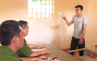 Video: Sàm sỡ cô gái trong quán karaoke, nam thanh niên bị đâm lủng lá lách
