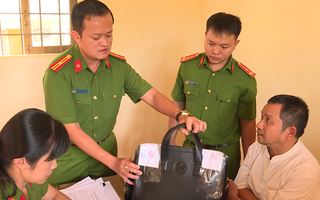 Video: Bắt Thanh tra viên Sở Nội vụ có hành vi nhận hối lộ