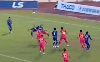 Video: Xem lại pha tung người ghi bàn thắng tuyệt đẹp của cầu thủ Quảng Nam