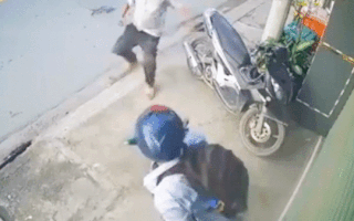 Video: 'Cướp chó' trắng trợn giữa ban ngày ở Sài Gòn