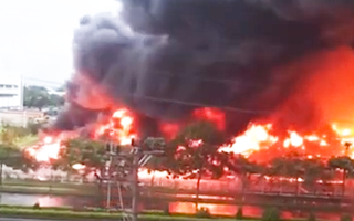 Video: Cháy lớn tại khu công nghiệp Yên Phong, Bắc Ninh