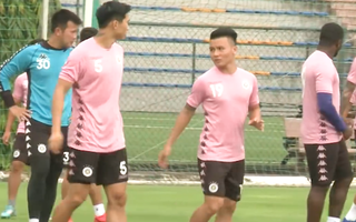 Video: Đoàn Văn Hậu có buổi tập đầu tiên với đồng đội ở CLB Hà Nội