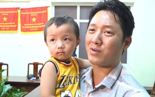 Cha cháu bé bị bắt cóc: 'Tôi như sống lại lần thứ 2 khi gặp được con'