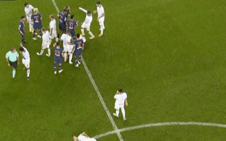 Video: Sốc trọng tài rút cùng lúc 5 thẻ đỏ, còn Neymar bị đuổi vì đánh nguội