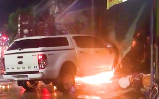 Video: Xe container tông vào 4 nhà dân, xe bán tải và một căn nhà bốc cháy