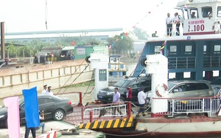 Video: Bến Tre, Tiền Giang đưa phà hoạt động trở lại vì cầu quá tải