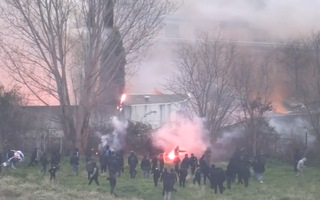 Video: ‘Bạo loạn’ tại trụ sở CLB nổi tiếng nước Pháp