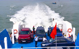 Video: Tuyến phà biển Cần Giờ - Vũng Tàu đi vào hoạt động, người dân qua lại chỉ 30 phút