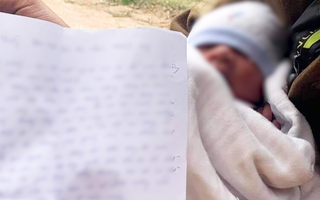 Video: Bé trai sơ sinh bị bỏ rơi trước cổng chùa giữa trời giá rét kèm bức thư của mẹ