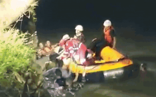 Video: Thảm khốc, 11 học sinh chết đuối trong chuyến dã ngoại