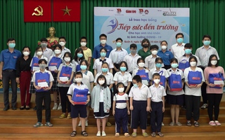 Thêm 32 suất học bổng cho các em học sinh mồ côi vì COVID-19
