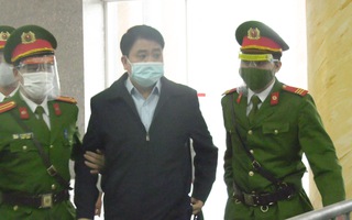 Video: Cựu chủ tịch Hà Nội Nguyễn Đức Chung ra tòa vụ chế phẩm Redoxy-3C