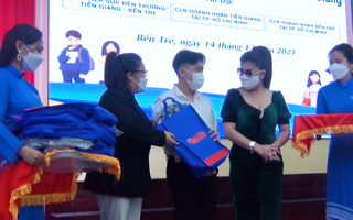 Video: 93 suất học bổng ‘Tiếp sức đến trường’ đến tay sinh viên Bến Tre và Tiền Giang