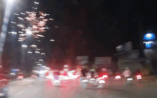 Video: Hàng trăm ‘quái xế’ đốt pháo, chặn quốc lộ 51 để đua xe lúc giữa đêm