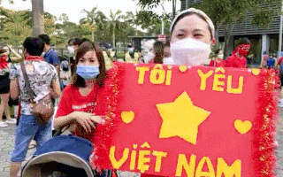 Video: Rất đông CĐV đang đổ về sân vận động Quốc gia Singapore để xem trận Thái Lan gặp Việt Nam